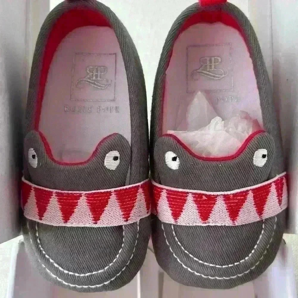 New with Box Rosie Pope I See You shoes 6-9 month